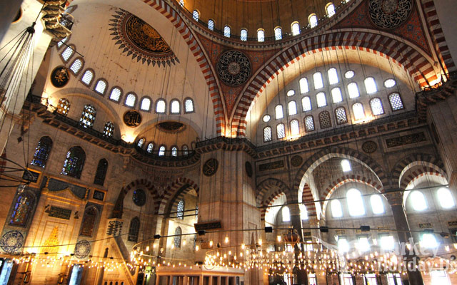 Photo inside the Suleymaniye Mosque